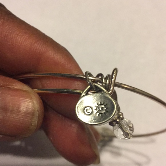 S K charm bracelet and no name wonderful condition - Picture 9 of 10